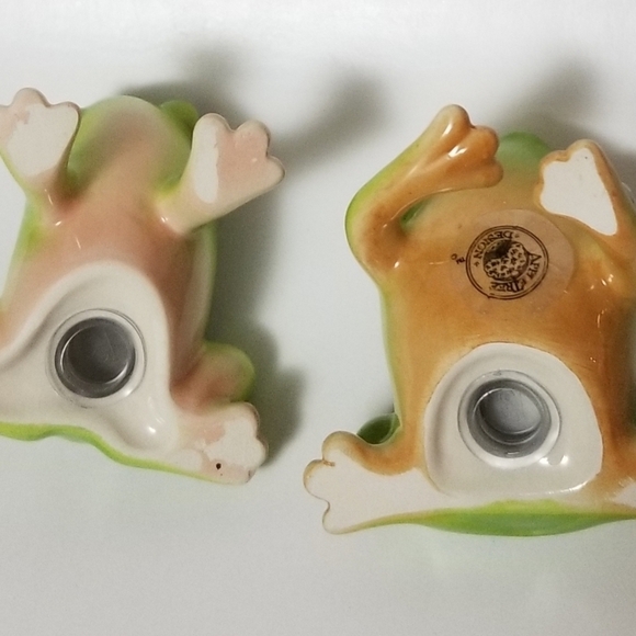 Unique, decorative Frog salt and pepper shakers - Picture 7 of 7